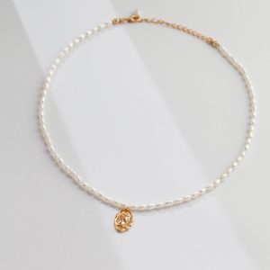 pearl necklace