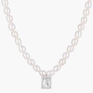 freshwater pearl necklace